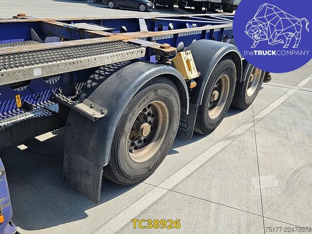Transport de conteneurs Vanhool 30 ‘ , 20’. ADR