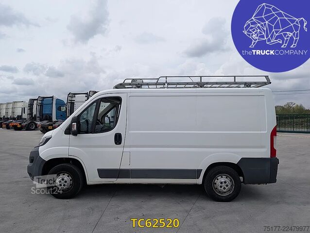 Bestelwagen Peugeot Boxer 3t3 2l blue hdi 110 pack