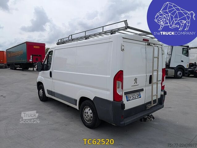 Bestelwagen Peugeot Boxer 3t3 2l blue hdi 110 pack