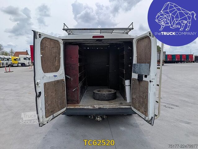 Bestelwagen Peugeot Boxer 3t3 2l blue hdi 110 pack