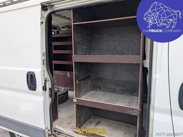 Bestelwagen Peugeot Boxer 3t3 2l blue hdi 110 pack