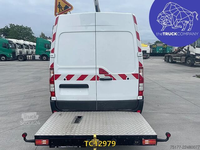 Løfteplattform Renault Master 145.35 klubb