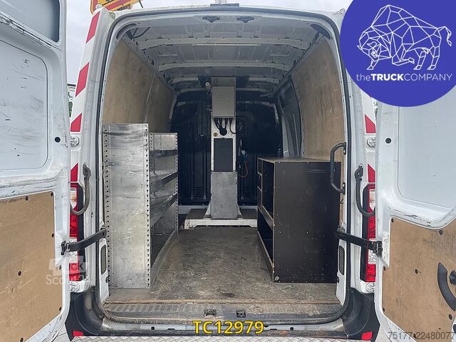 Løfteplattform Renault Master 145.35 klubb
