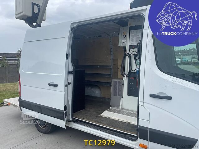 Løfteplattform Renault Master 145.35 klubb