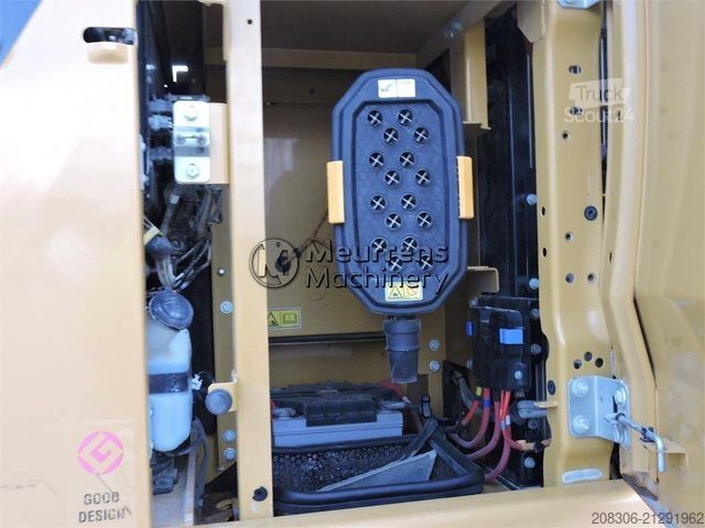 Chain excavator CATERPILLAR 320GC