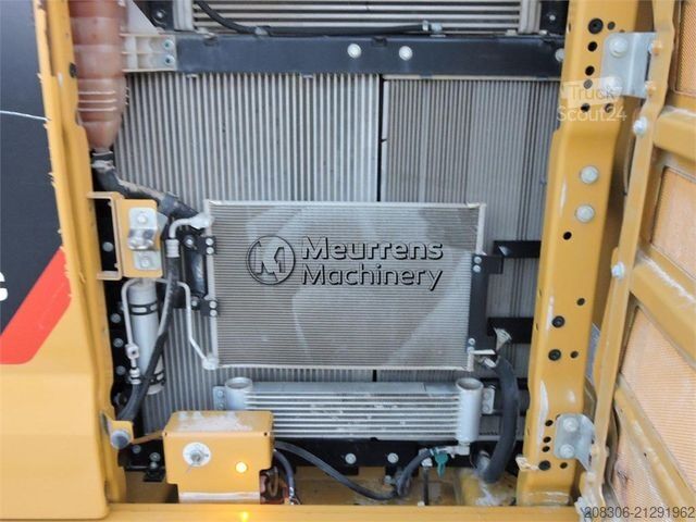 Chain excavator CATERPILLAR 320GC