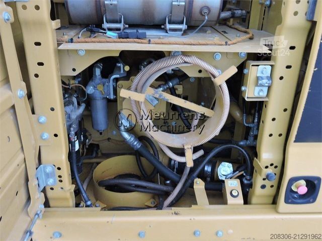 Chain excavator CATERPILLAR 320GC