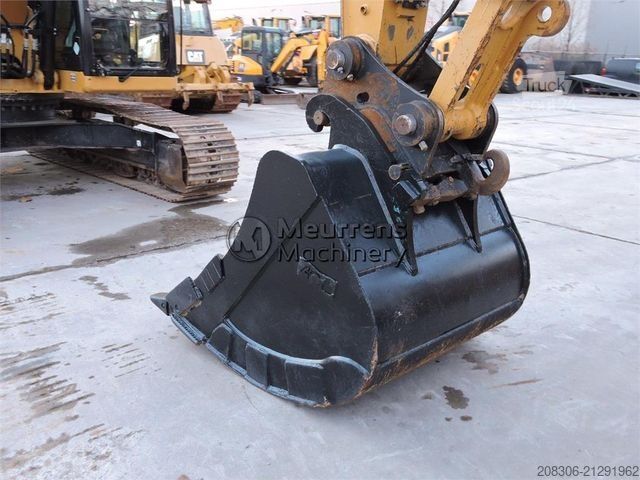 Chain excavator CATERPILLAR 320GC