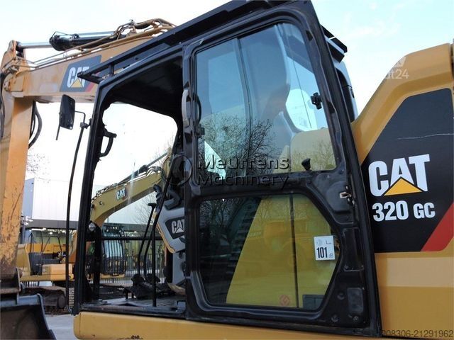 Chain excavator CATERPILLAR 320GC