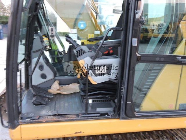 Chain excavator CATERPILLAR 320GC