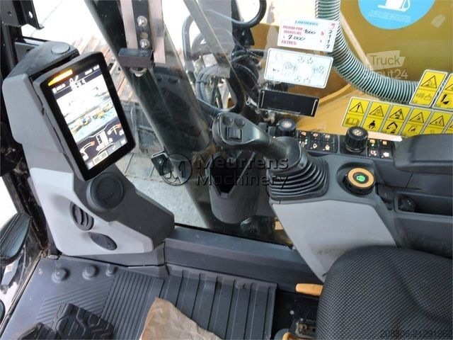 Chain excavator CATERPILLAR 320GC