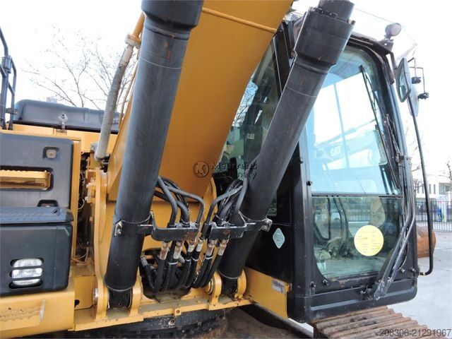 Chain excavator CATERPILLAR 324EL