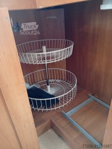 Polintegriran avtodom RAPIDO 786F,Klima,Aufbauheiz. dKüar,F.Bett,Marki