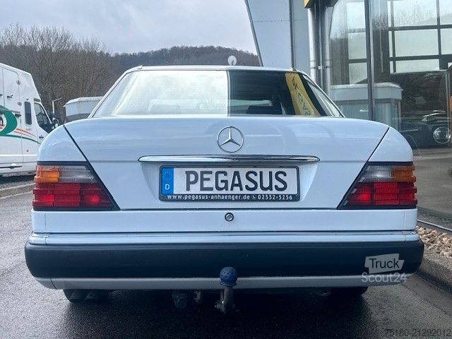 Bestelwagen MERCEDES-BENZ 260 E Limousine PKW Oldtimer AHK