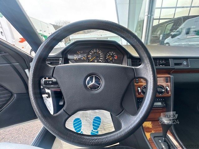 Bestelwagen MERCEDES-BENZ 260 E Limousine PKW Oldtimer AHK