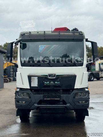 Grue montée sur camion MAN TGM TG3 18.320 4x4 HMF Ladekran Pritsche