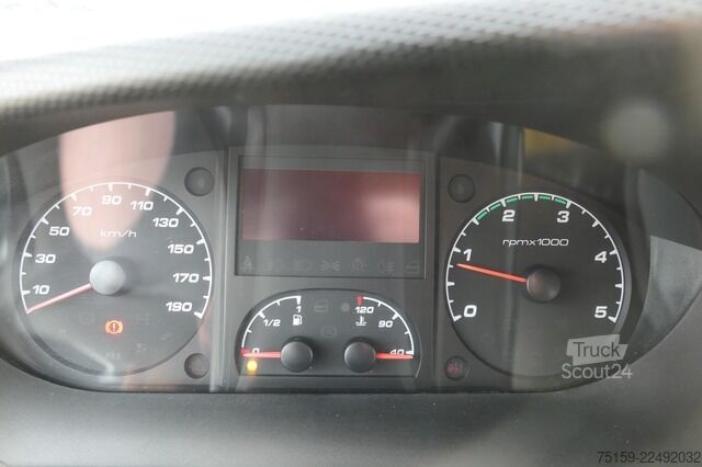 Laatikkoauto iveco Daily 35 S11 C30C AUTOMATIK KAMERA Regale LUFT DURCHGANG EURO-5 CoC