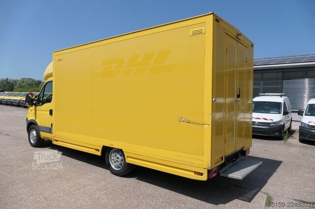 Laatikkoauto iveco Daily 35 S11 C30C AUTOMATIK KAMERA Regale LUFT DURCHGANG EURO-5 CoC