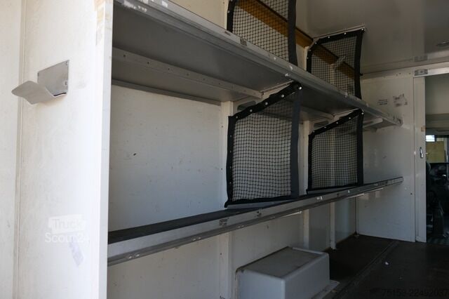 Laatikkoauto iveco Daily 35 S11 C30C AUTOMATIK KAMERA Regale LUFT DURCHGANG EURO-5 CoC