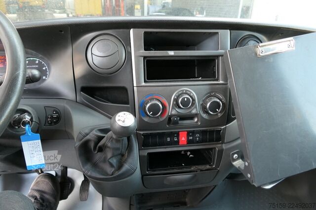 Laatikkoauto iveco Daily 35 S11 C30C AUTOMATIK KAMERA Regale LUFT DURCHGANG EURO-5 CoC