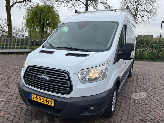 Leveransbil med dubbelhytt Ford Transit FCD