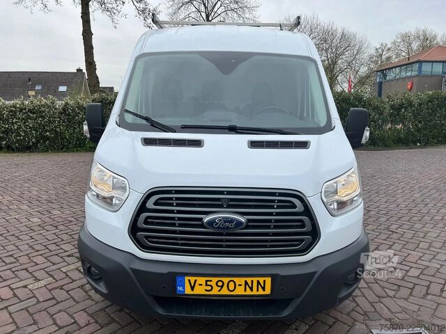 Leveransbil med dubbelhytt Ford Transit FCD
