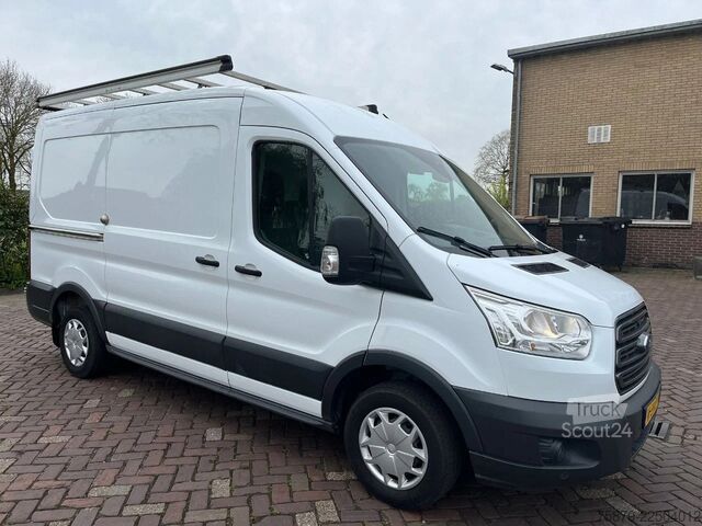 Leveransbil med dubbelhytt Ford Transit FCD