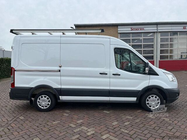 Leveransbil med dubbelhytt Ford Transit FCD