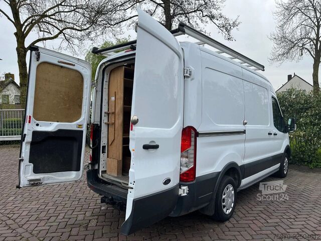 Leveransbil med dubbelhytt Ford Transit FCD