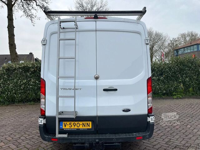Leveransbil med dubbelhytt Ford Transit FCD