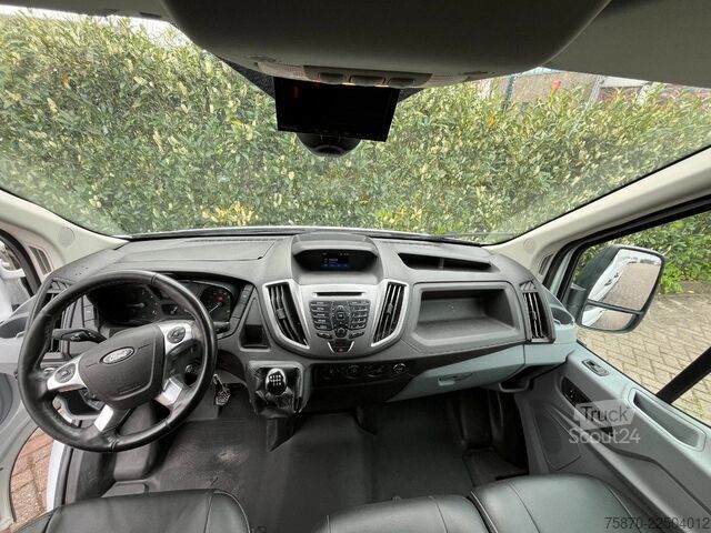 Varebil med dobbeltkabine Ford Transit FCD