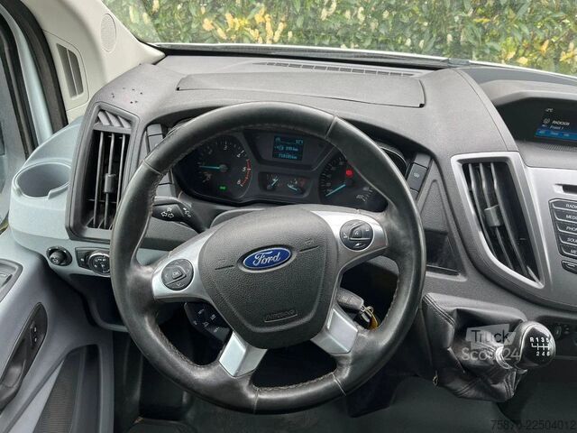 Varebil med dobbeltkabine Ford Transit FCD