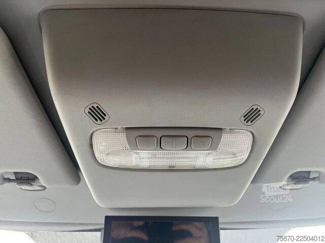 Varebil med dobbeltkabine Ford Transit FCD