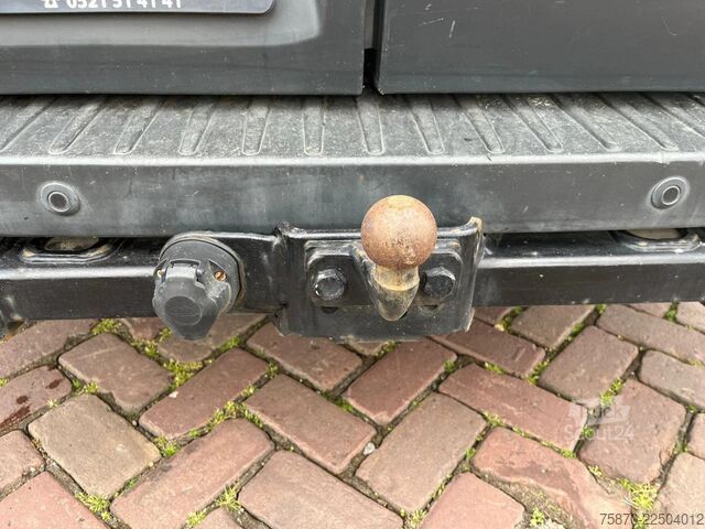 Varebil med dobbeltkabine Ford Transit FCD