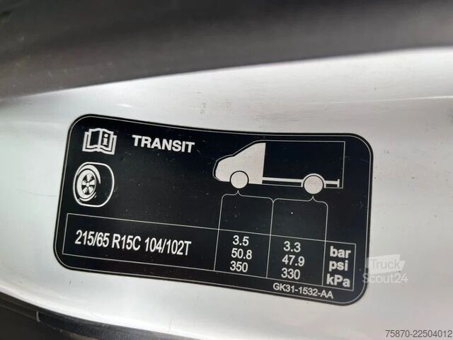 Varebil med dobbeltkabine Ford Transit FCD