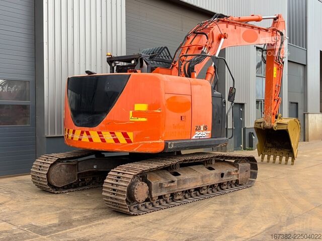 Escavadora de rastos Hitachi ZX225US5LC