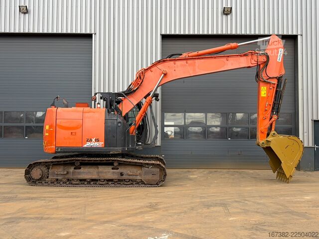 Escavadora de rastos Hitachi ZX225US5LC