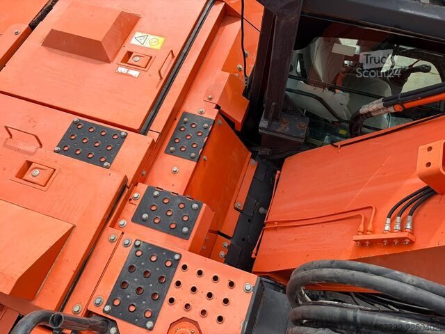 багер на вериги Hitachi ZX225US5LC