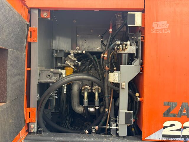 багер на вериги Hitachi ZX225US5LC