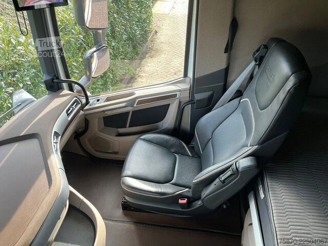 Standard-SZM DAF XG+ 530 FT
