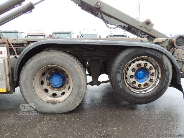 Āķa konteineru automašīna VOLVO FM9 300 6x2 Abrollkipper + kran