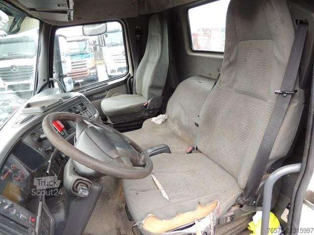 Āķa konteineru automašīna VOLVO FM9 300 6x2 Abrollkipper + kran