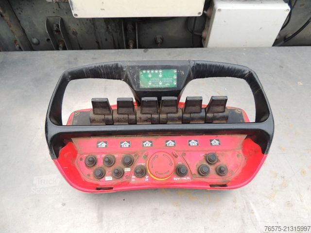 Āķa konteineru automašīna VOLVO FM9 300 6x2 Abrollkipper + kran