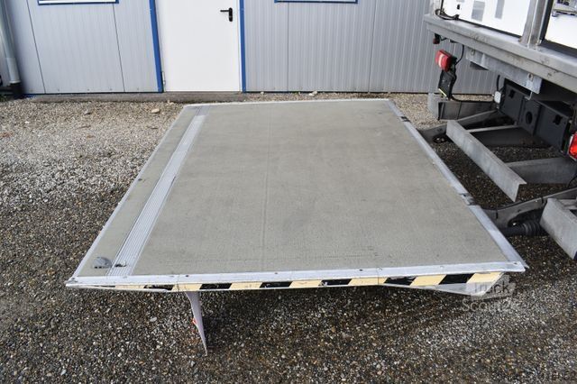 Camion frigorifique MERCEDES-BENZ Atego 1530 2-Zonen Tiefkühl Carrier LBW