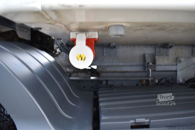 Camion frigorifique MERCEDES-BENZ Atego 1530 2-Zonen Tiefkühl Carrier LBW