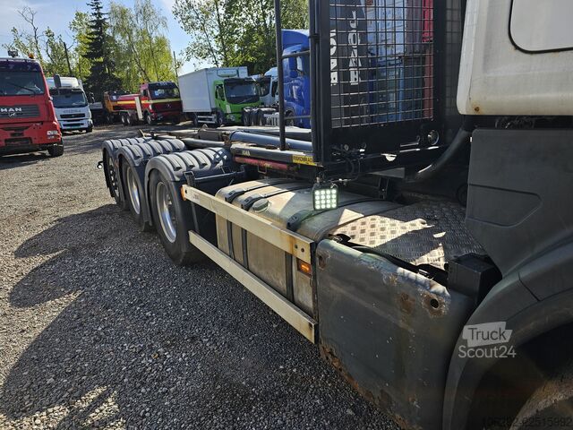 Kanca kasalı yük kamyonu (roll-off) SCANIA R480LB 8X4*4HHA MOTORSCHADEN! 3-Pedal J