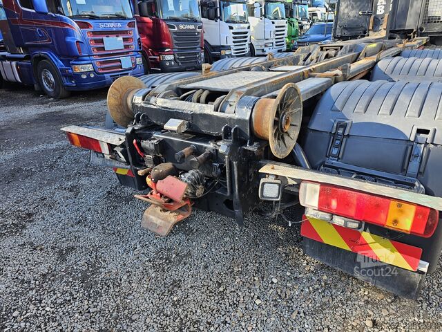 Kanca kasalı yük kamyonu (roll-off) SCANIA R480LB 8X4*4HHA MOTORSCHADEN! 3-Pedal J