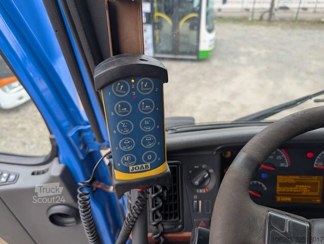 Camião porta-contentores de gancho Volvo FH520 -37 8X4 JOAB Lift+Lenkachse Blatt/