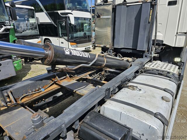 R500LB6X2 HHZ V8 lapu/ lapu ROBSON 6x4 3 pedāļi SCANIA R500LB6X2 HHZ V8 Blatt/Blatt