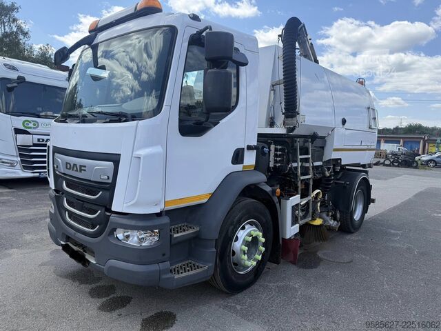 Veegwagen DAF Johnston vt651 LF 220